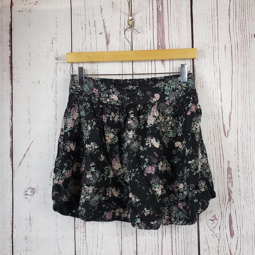 Cooperative Mini Skirt Girls Size Medium Floral Pull On Stretch Waist Black